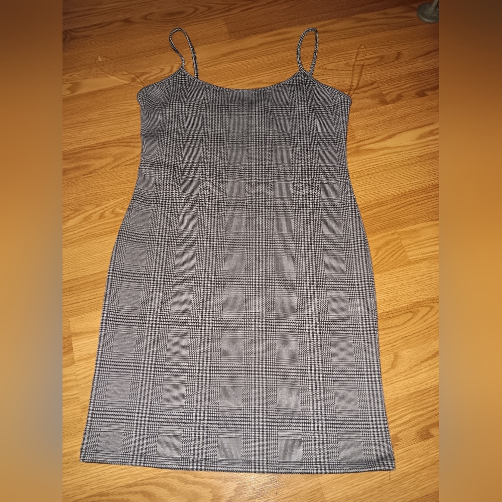 Elegant Gray Plaid Dress Large
